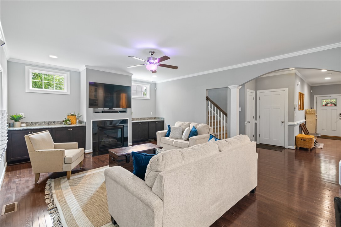 Yorktown, Virginia 23188, United States, 5 Bedrooms Bedrooms, ,3 BathroomsBathrooms,Residential,Active,147992