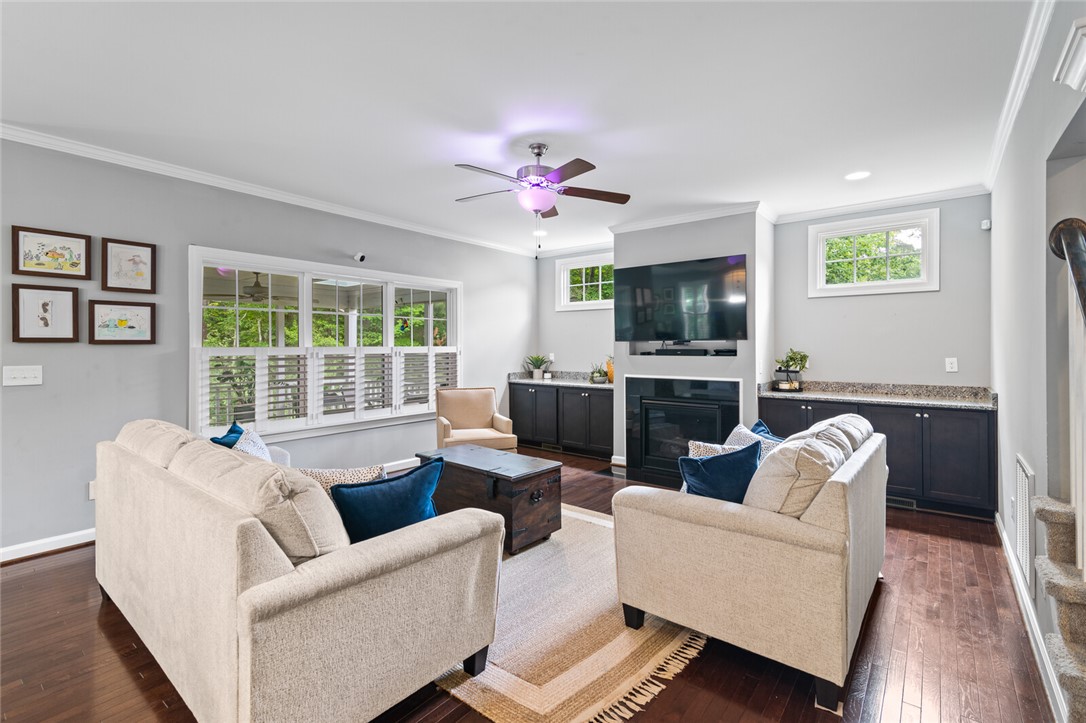 Yorktown, Virginia 23188, United States, 5 Bedrooms Bedrooms, ,3 BathroomsBathrooms,Residential,Active,147992