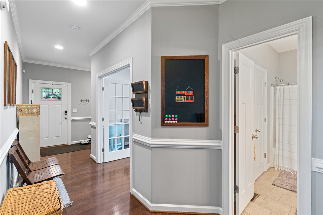 Yorktown, Virginia 23188, United States, 5 Bedrooms Bedrooms, ,3 BathroomsBathrooms,Residential,Active,147992