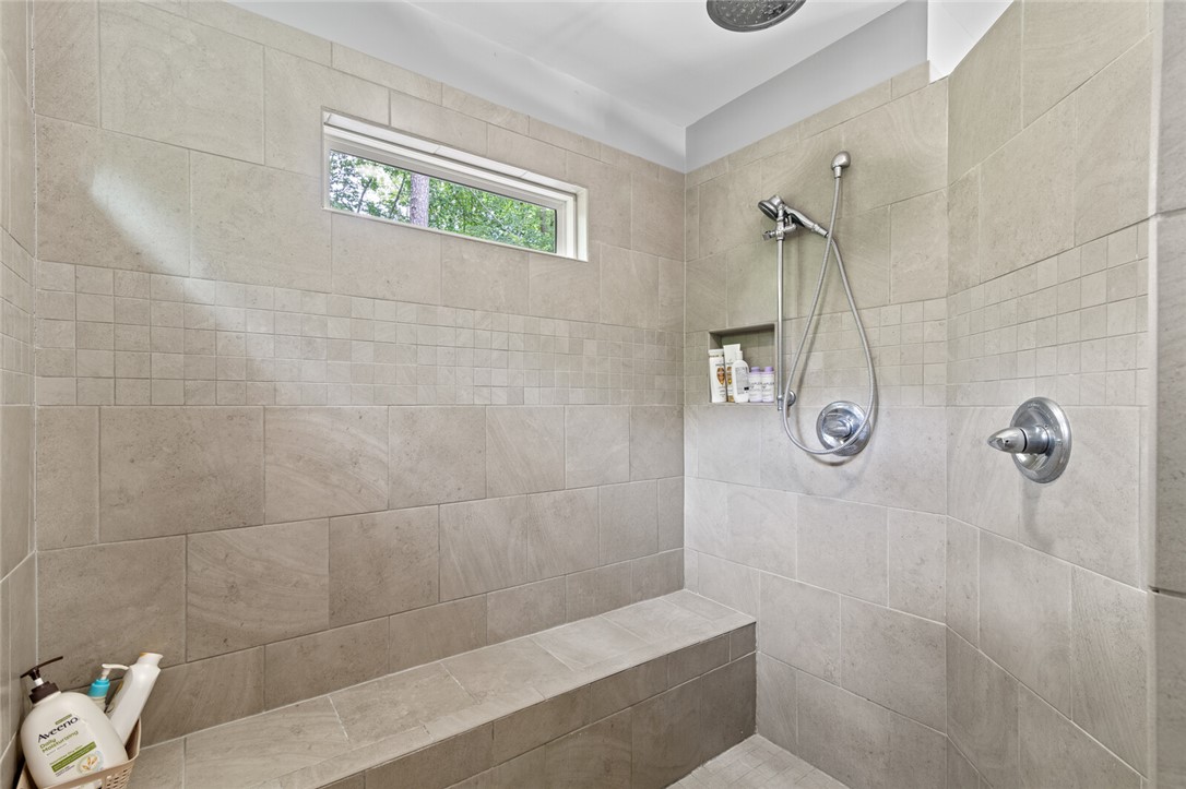 Yorktown, Virginia 23188, United States, 5 Bedrooms Bedrooms, ,3 BathroomsBathrooms,Residential,Active,147992