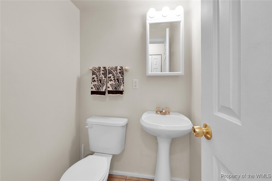 Williamsburg, Virginia 23185, United States, 3 Bedrooms Bedrooms, ,2 BathroomsBathrooms,Residential,Pending,25868