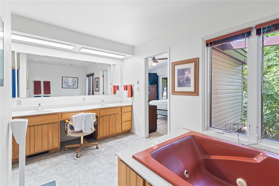 Hampton, Virginia 23669, United States, 4 Bedrooms Bedrooms, ,3 BathroomsBathrooms,Residential,Pending,180948