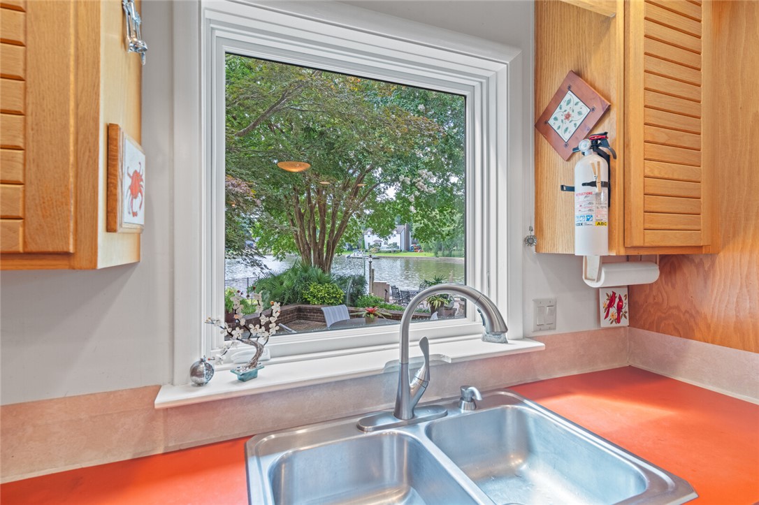 Hampton, Virginia 23669, United States, 4 Bedrooms Bedrooms, ,3 BathroomsBathrooms,Residential,Pending,180948