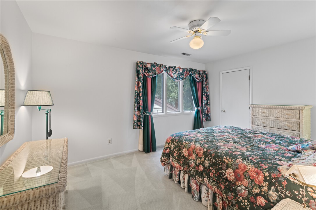 Hampton, Virginia 23669, United States, 4 Bedrooms Bedrooms, ,3 BathroomsBathrooms,Residential,Pending,180948