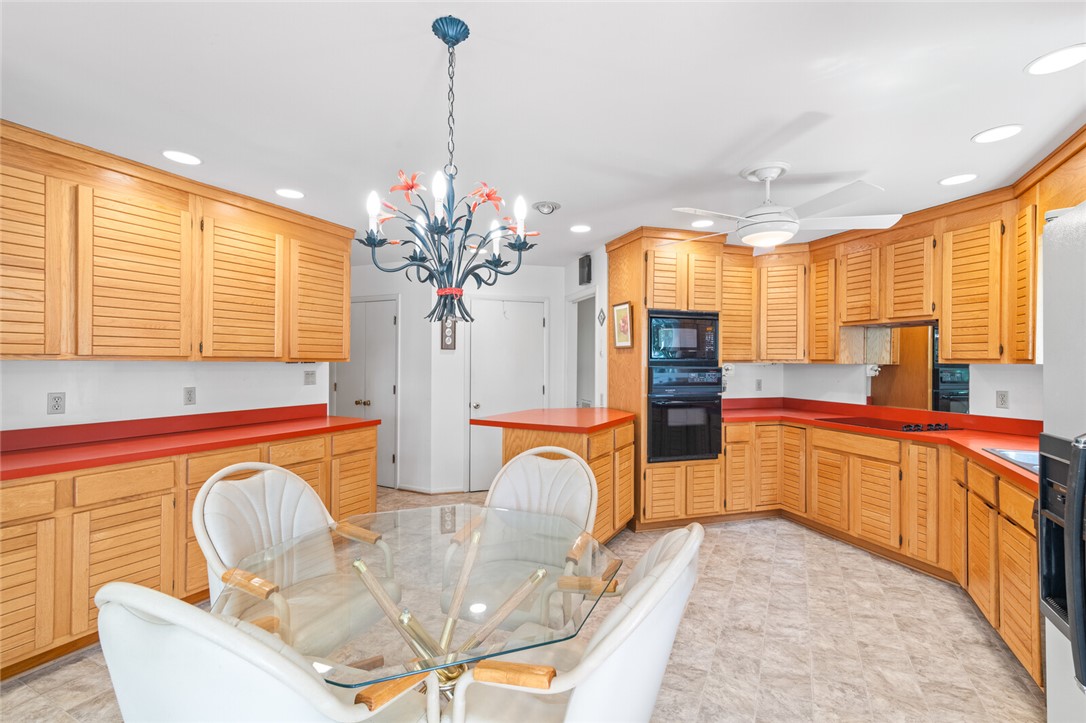 Hampton, Virginia 23669, United States, 4 Bedrooms Bedrooms, ,3 BathroomsBathrooms,Residential,Pending,180948