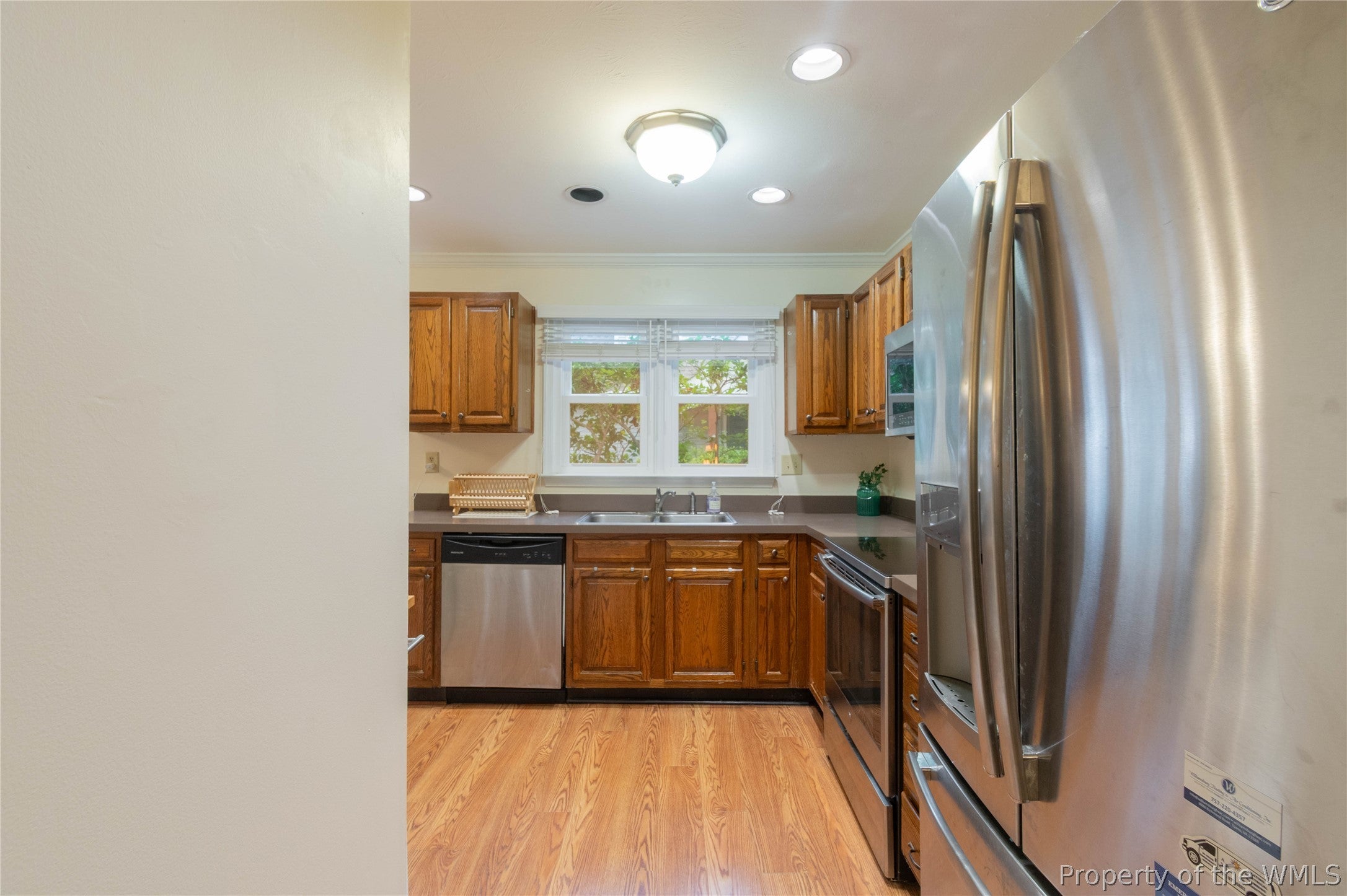 4909 Abbotsford Mews