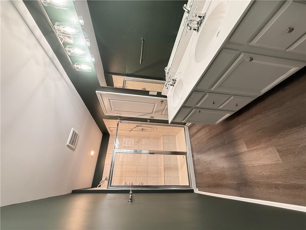 Williamsburg, Virginia 23188, United States, 3 Bedrooms Bedrooms, ,3 BathroomsBathrooms,Residential,Active,186442