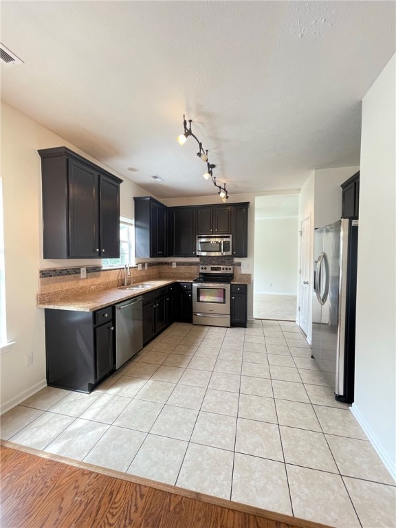 Williamsburg, Virginia 23188, United States, 4 Bedrooms Bedrooms, ,3 BathroomsBathrooms,Residential,Pending,152832