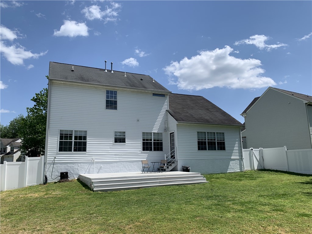 Williamsburg, Virginia 23188, United States, 4 Bedrooms Bedrooms, ,3 BathroomsBathrooms,Residential,Pending,152832