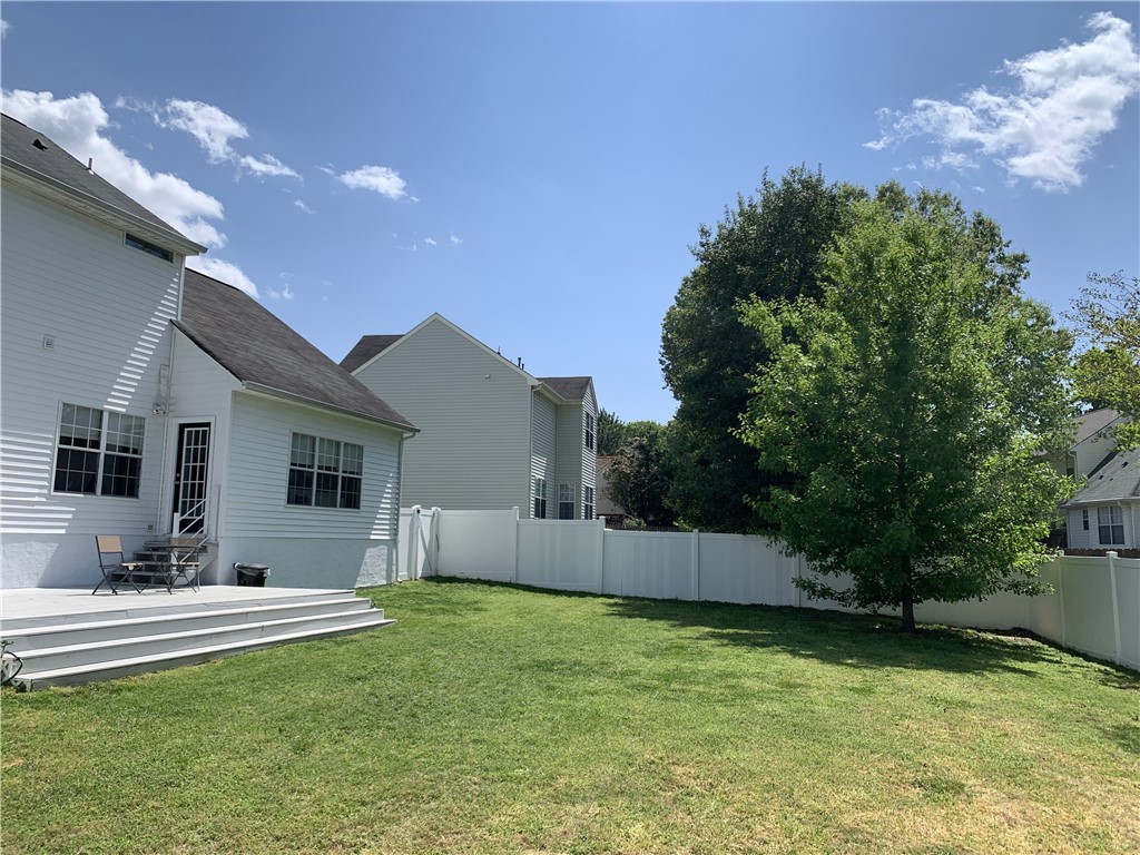 Williamsburg, Virginia 23188, United States, 4 Bedrooms Bedrooms, ,3 BathroomsBathrooms,Residential,Pending,152832