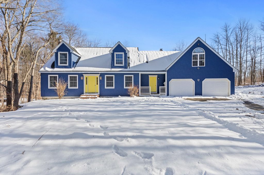 Photo of 20 Brandywine Circle, Auburn, ME 04210 (MLS # 1645822)