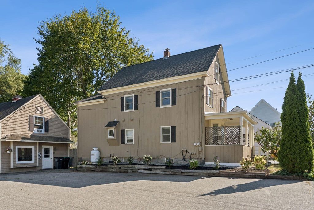 Photo of 20-22 York Street, Kennebunk, ME 04043 (MLS # 1642906)
