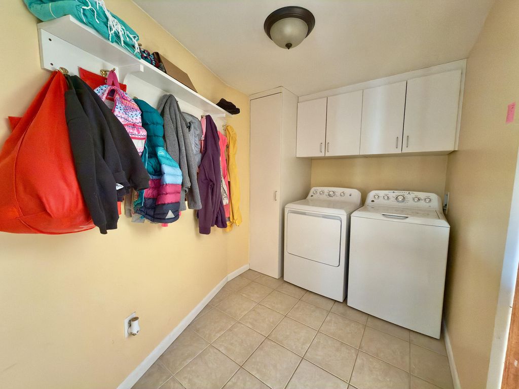 Photo of 21 Mitchell Street, Lewiston, ME 04240 (MLS # 1658309)