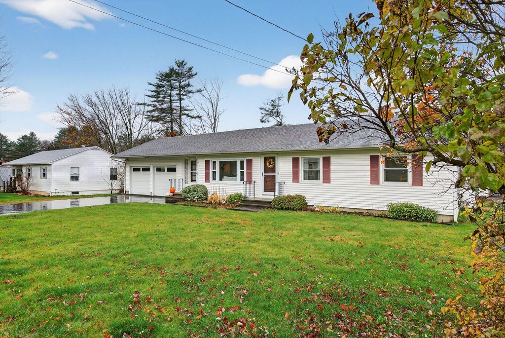 Photo of 12 Mallett Drive, Topsham, ME 04086 (MLS # 1643321)