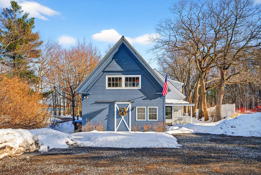 Photo of 41 Mills Road, Kennebunkport, ME 04046 (MLS # 1652436)