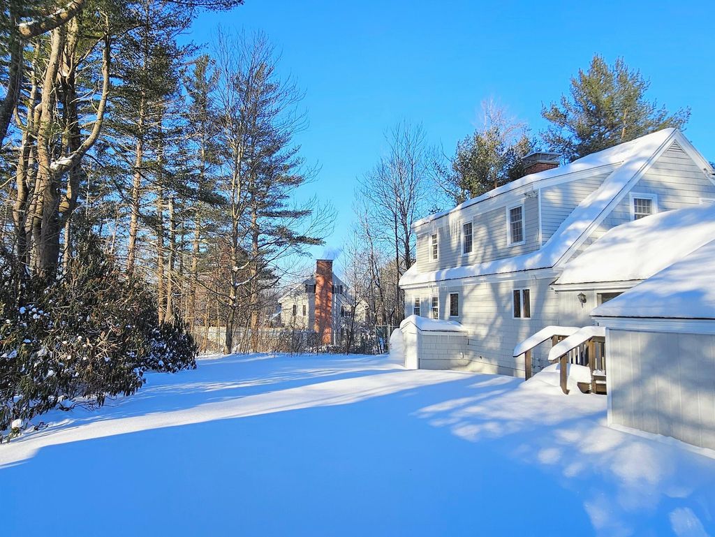 Photo of 4 Westview Drive, Waterville, ME 04901 (MLS # 1650043)