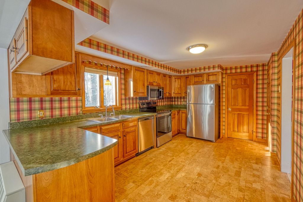 Photo of 4 Westview Drive, Waterville, ME 04901 (MLS # 1650043)