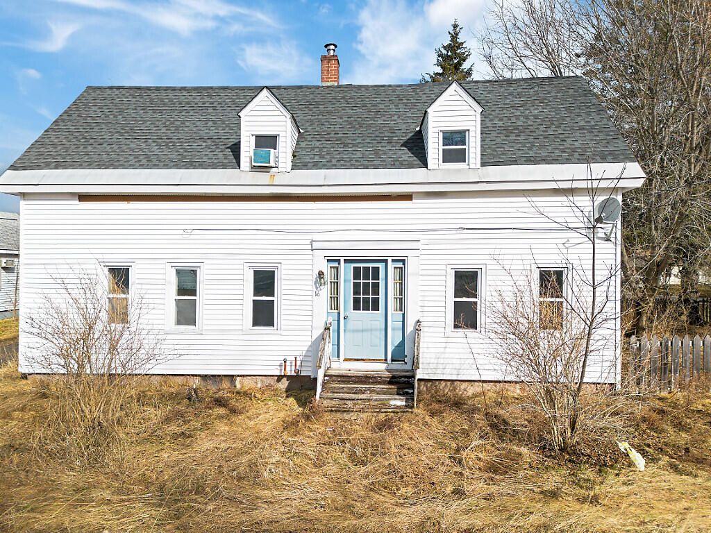 Photo of 16 Maple Street, Vassalboro, ME 04989 (MLS # 1654579)