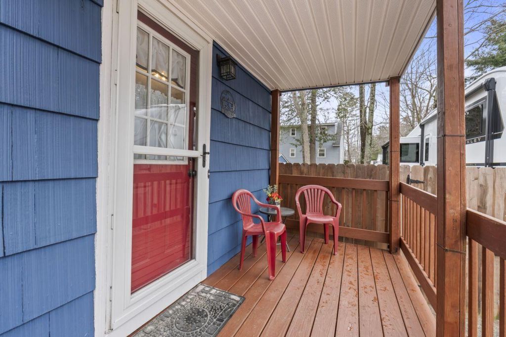 Photo of 15 Williams Drive, Topsham, ME 04086 (MLS # 1658027)