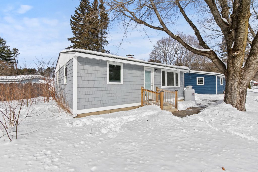 Photo of 15 Sterling Road, Auburn, ME 04210 (MLS # 1650884)