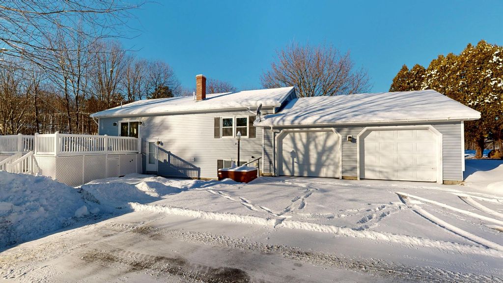 Photo of 4 Old Lisbon Road, Lewiston, ME 04240 (MLS # 1649349)