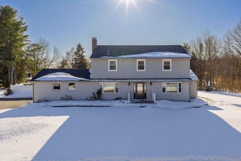 Photo of 8 Rhonda Drive, Scarborough, ME 04074 (MLS # 1652794)