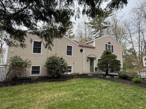 Photo of 304 Blanchard Road, Cumberland, ME 04021 (MLS # 1658896)