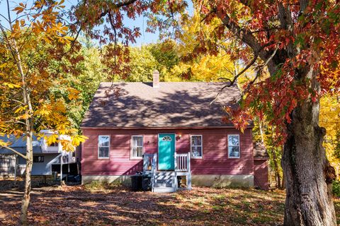 Photo of 6 Coolidge Street, Sanford, ME 04073 (MLS # 1641787) Photo of 6 Coolidge Street, Sanford, ME 04073 (MLS # 1641787)