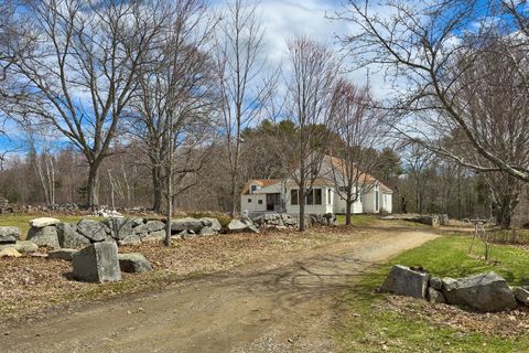 Photo of 175 Quarry Road, Waldoboro, ME 04572 (MLS # 1660163)