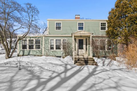 Photo of 124 Ocean Avenue, Portland, ME 04103 (MLS # 1653541)