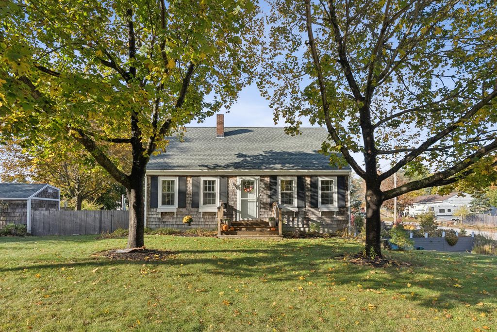 Photo of 16 Brookhaven Drive, Windham, ME 04062 (MLS # 1641437)