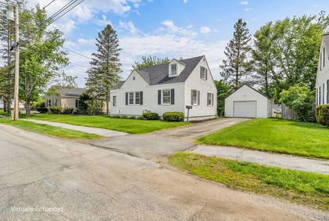 Photo of 8 Lincoln Street, Brewer, ME 04412 (MLS # 1660496)