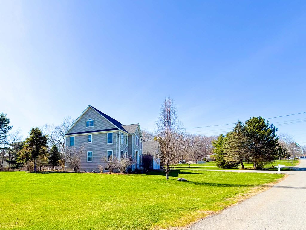 Photo of 21 Longmeadow Drive, Veazie, ME 04401 (MLS # 1659725)