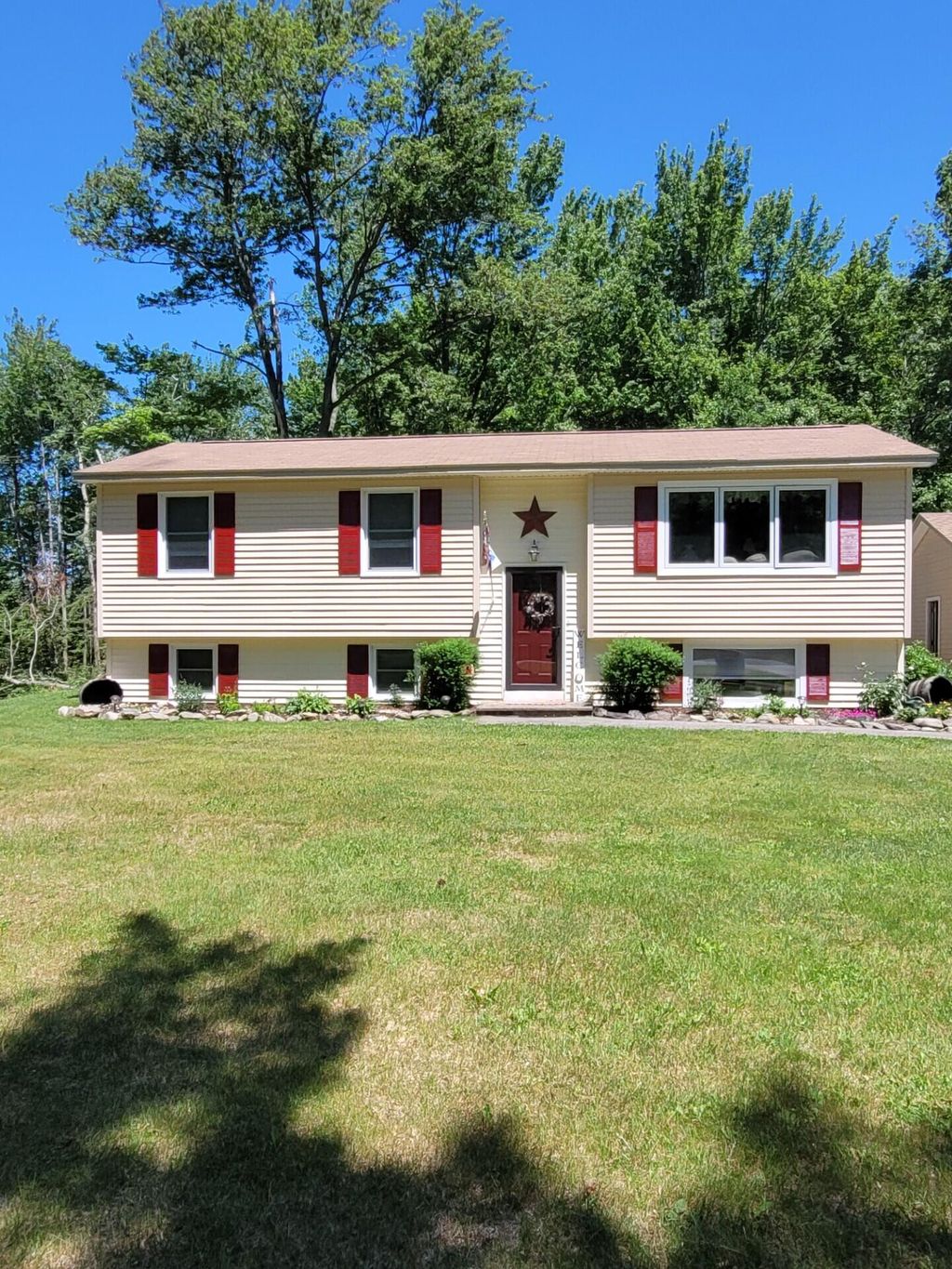 Photo of 784 Eastern Avenue, Holden, ME 04429 (MLS # 1642613)