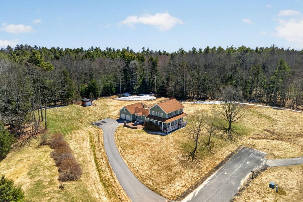Photo of 26 Fieldcrest Drive, Gorham, ME 04038 (MLS # 1657196)