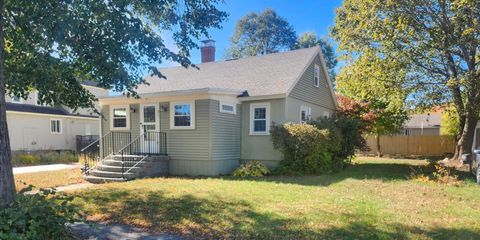 Photo of 31 Ridgeway Avenue NE, Sanford, ME 04073 (MLS # 1642501)