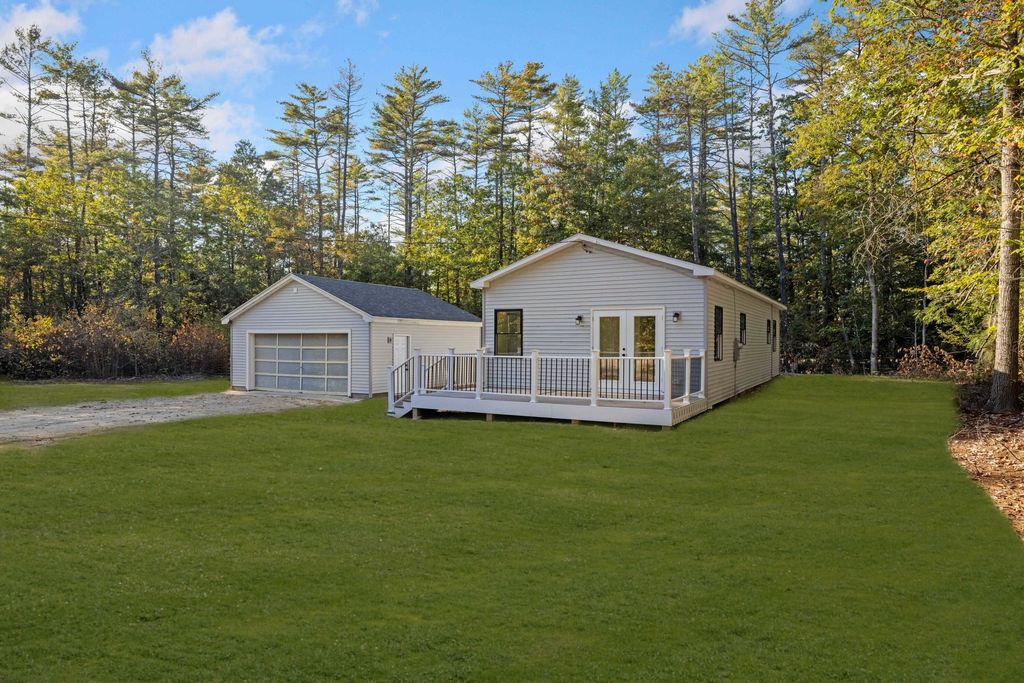 Photo of 4 Deer Crossing Road, Limerick, ME 04048 (MLS # 1640553)