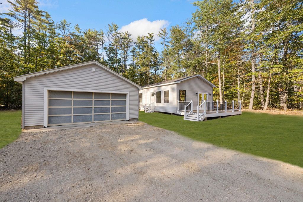 Photo of 4 Deer Crossing Road, Limerick, ME 04048 (MLS # 1640553)
