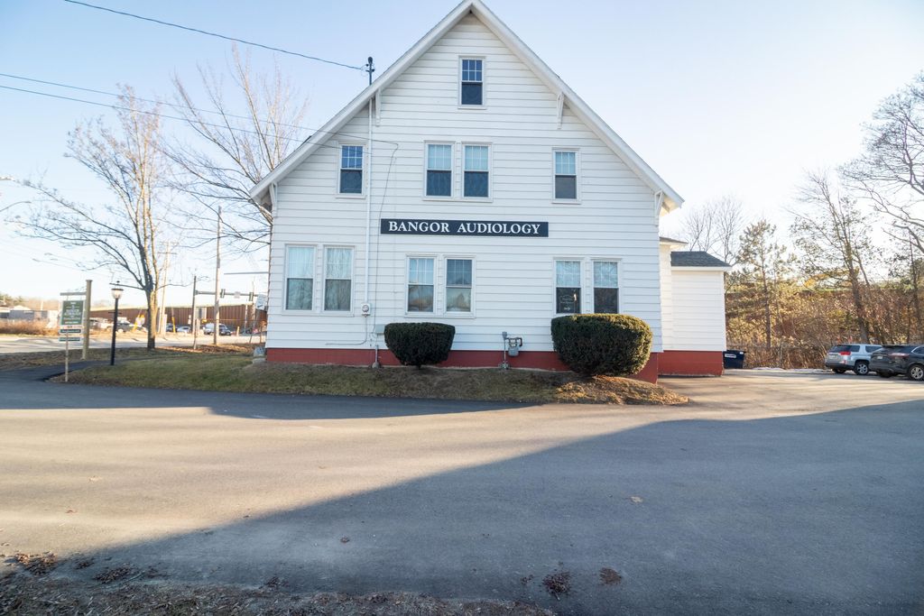 Photo of 546 Broadway, Bangor, ME 04401 (MLS # 1647287)