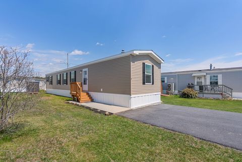 Photo of 9 Circus Place, Brunswick, ME 04011 (MLS # 1660708)