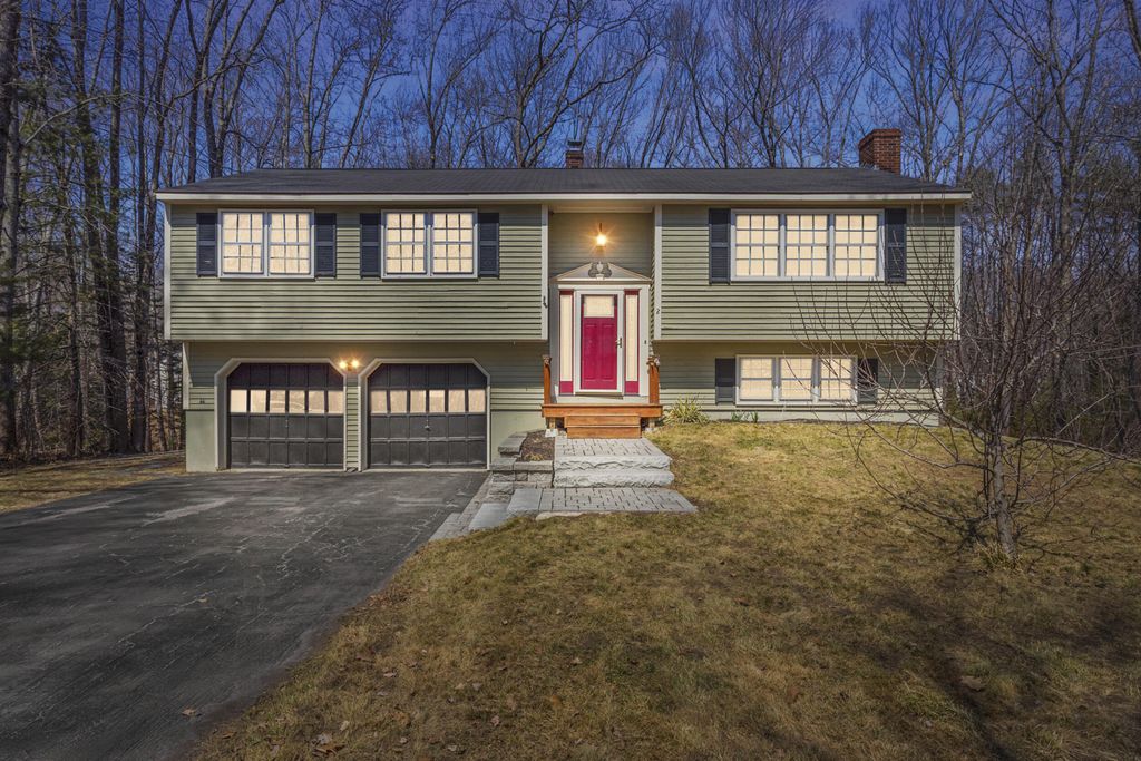 Photo of 2 Birchcroff Lane, Saco, ME 04072 (MLS # 1658091)