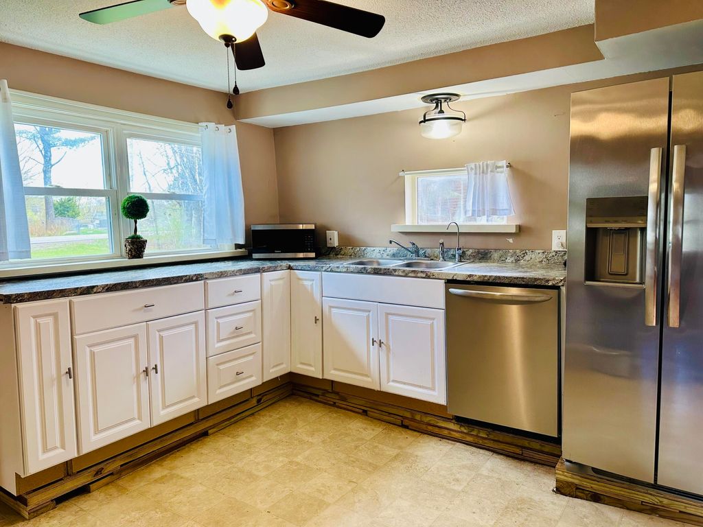Photo of 28 Mt. Vernon Road, Augusta, ME 04330 (MLS # 1661283)
