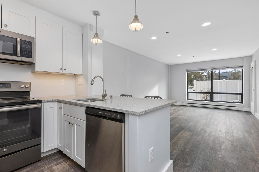 Photo of 148 Breakwater Drive #113, South Portland, ME 04106 (MLS # 1650143)