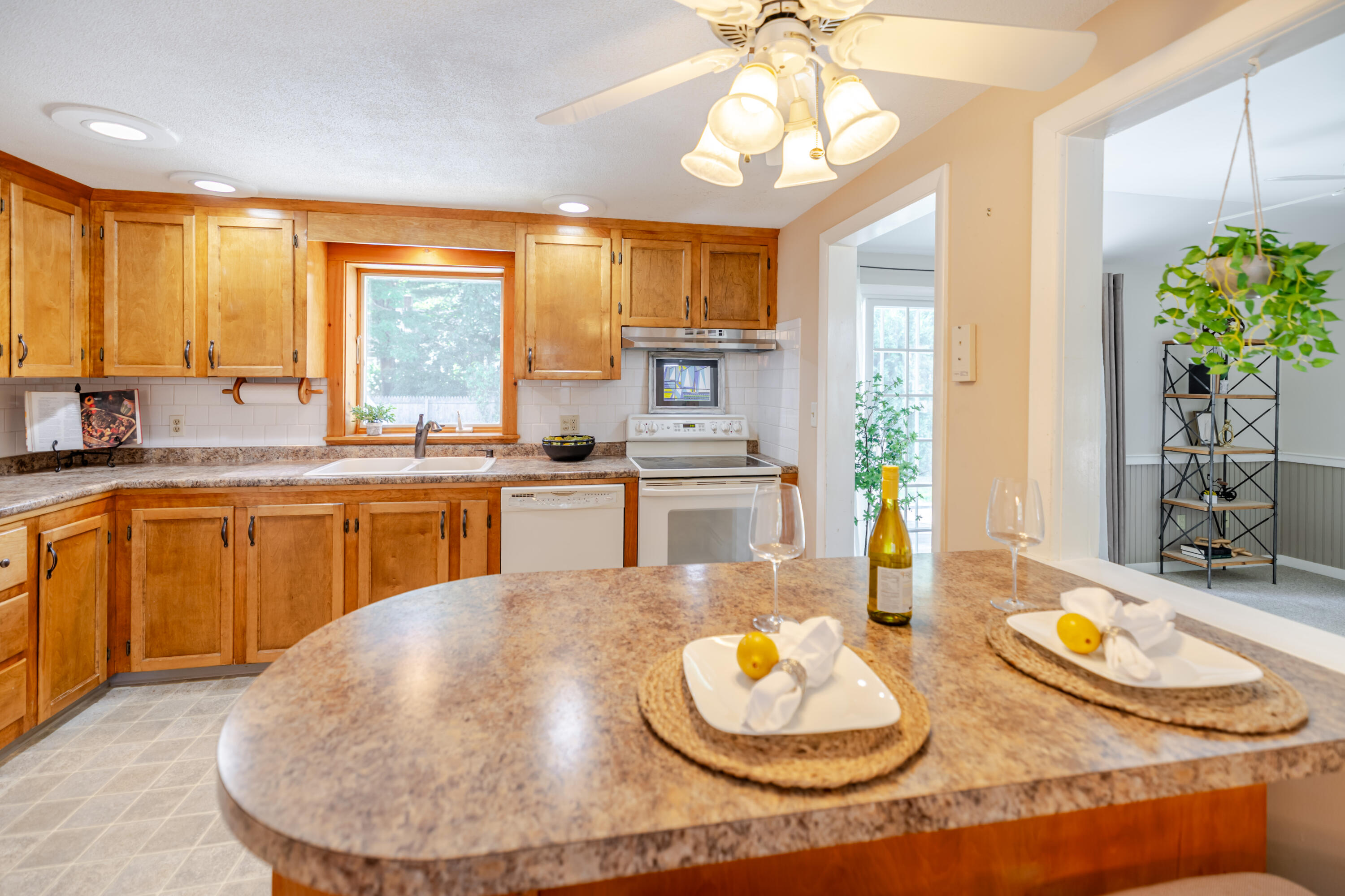 Westbrook, Maine 04092, United States, 3 Bedrooms Bedrooms, ,2 BathroomsBathrooms,Residential,Active,195087