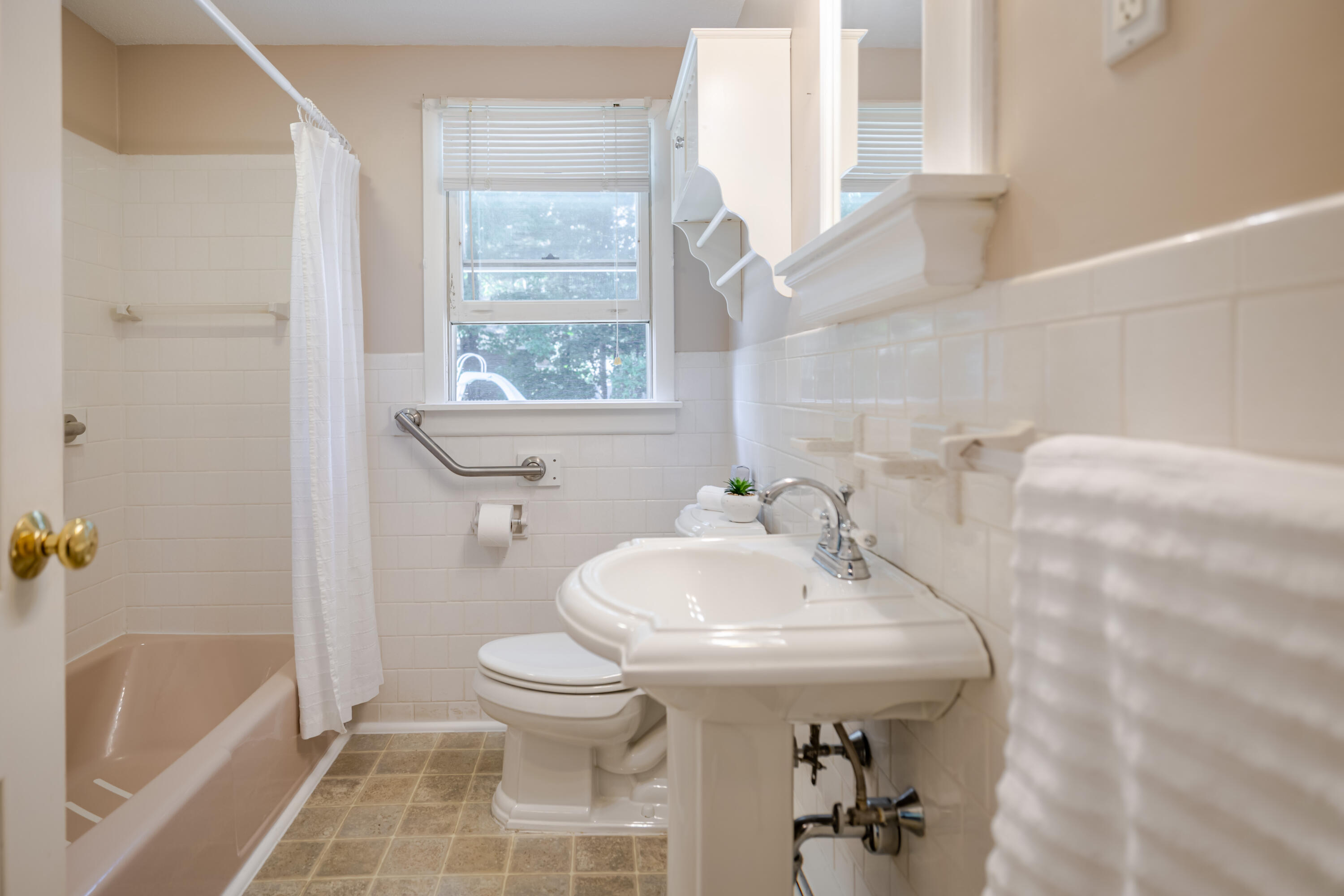 Westbrook, Maine 04092, United States, 3 Bedrooms Bedrooms, ,2 BathroomsBathrooms,Residential,Active,195087