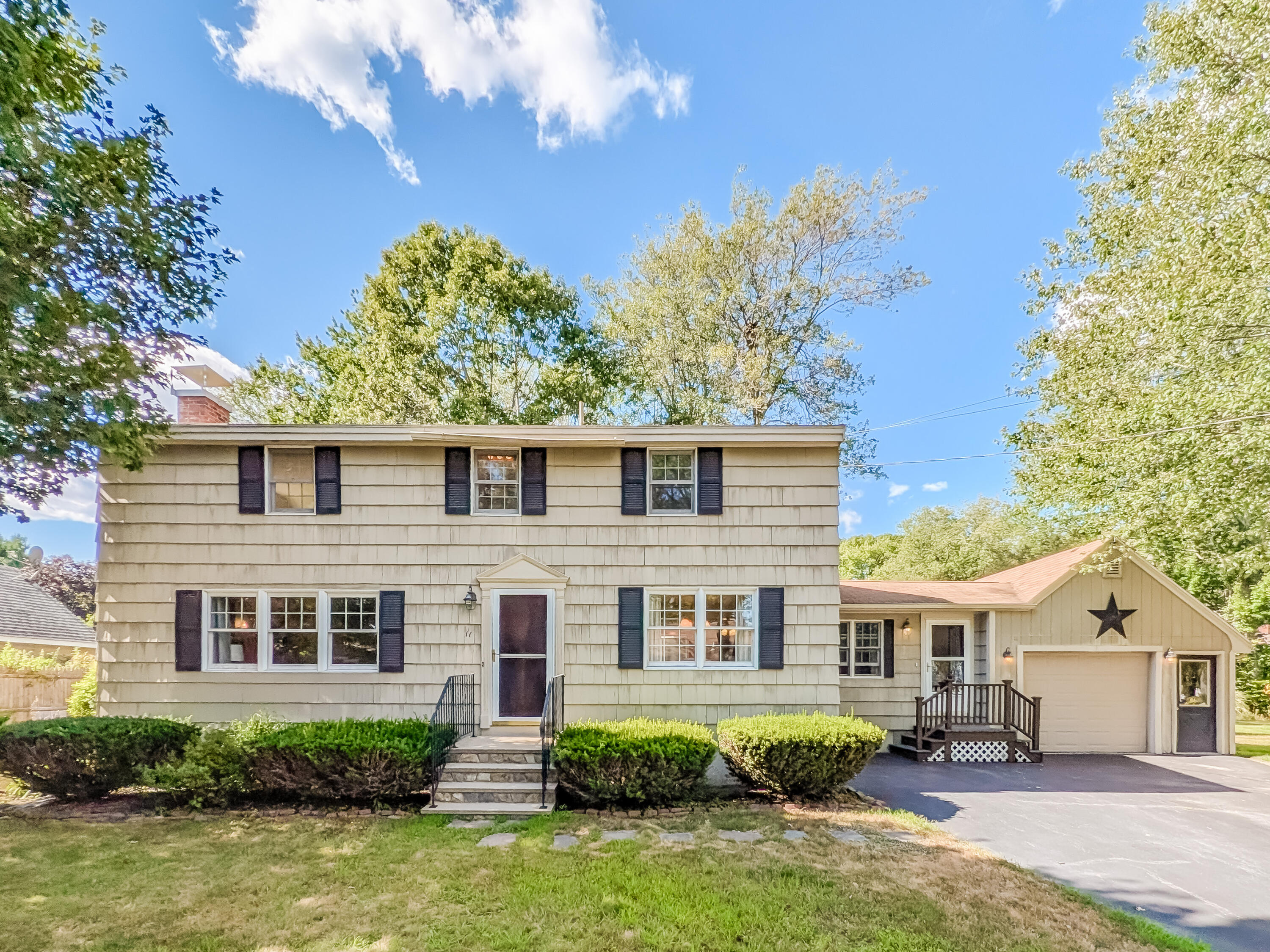 Westbrook, Maine 04092, United States, 3 Bedrooms Bedrooms, ,2 BathroomsBathrooms,Residential,Active,195087