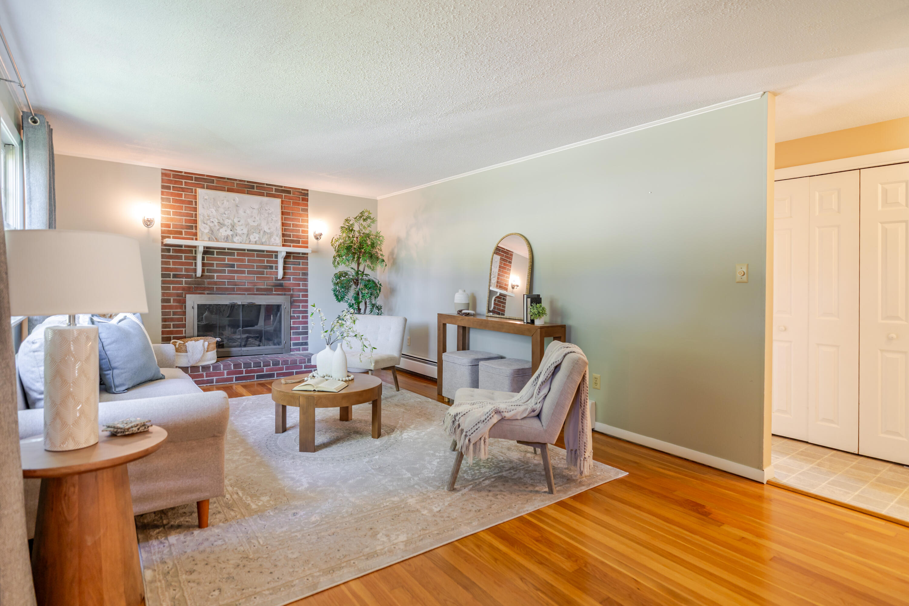 Westbrook, Maine 04092, United States, 3 Bedrooms Bedrooms, ,2 BathroomsBathrooms,Residential,Active,195087