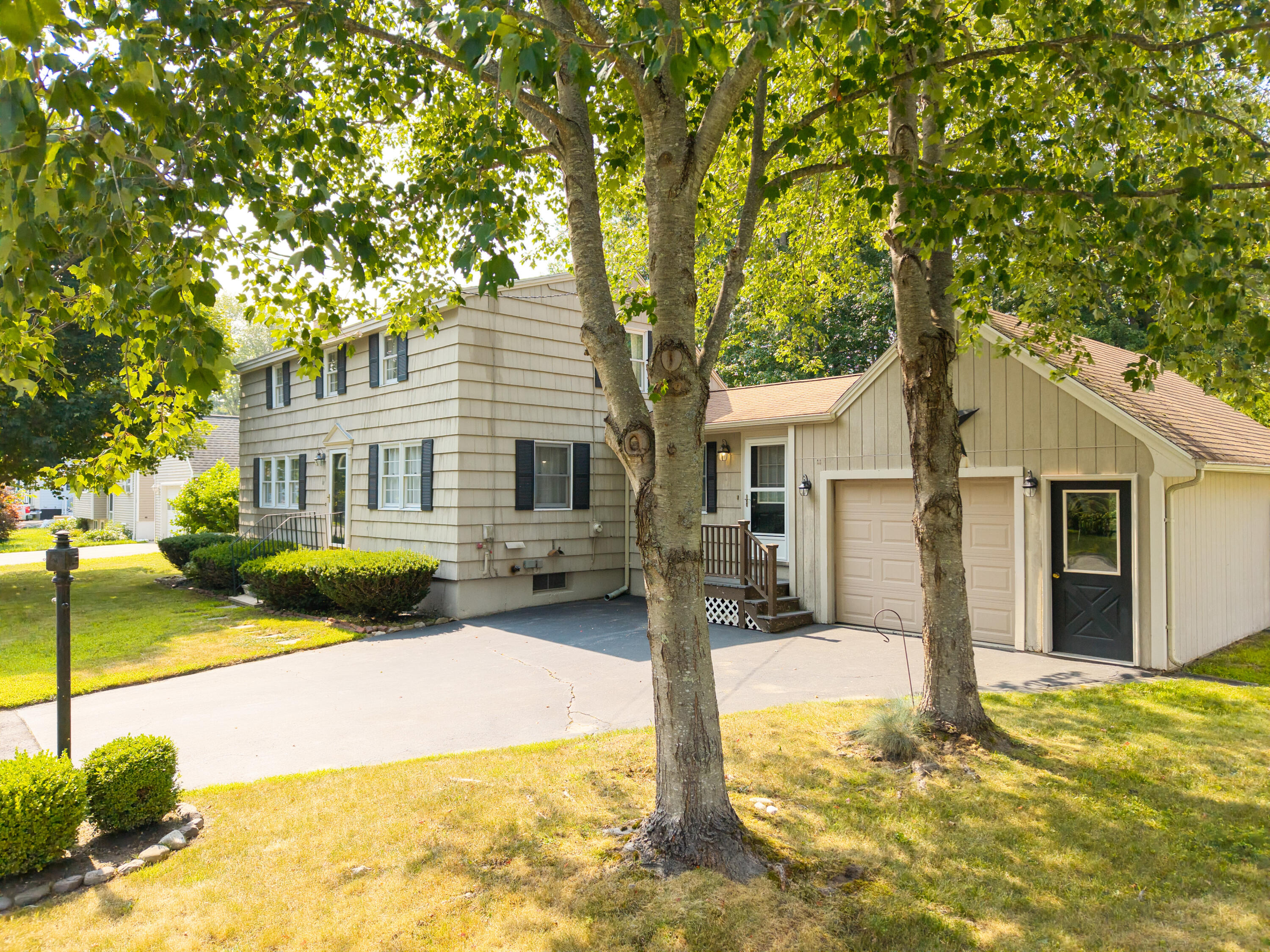 Westbrook, Maine 04092, United States, 3 Bedrooms Bedrooms, ,2 BathroomsBathrooms,Residential,Active,195087