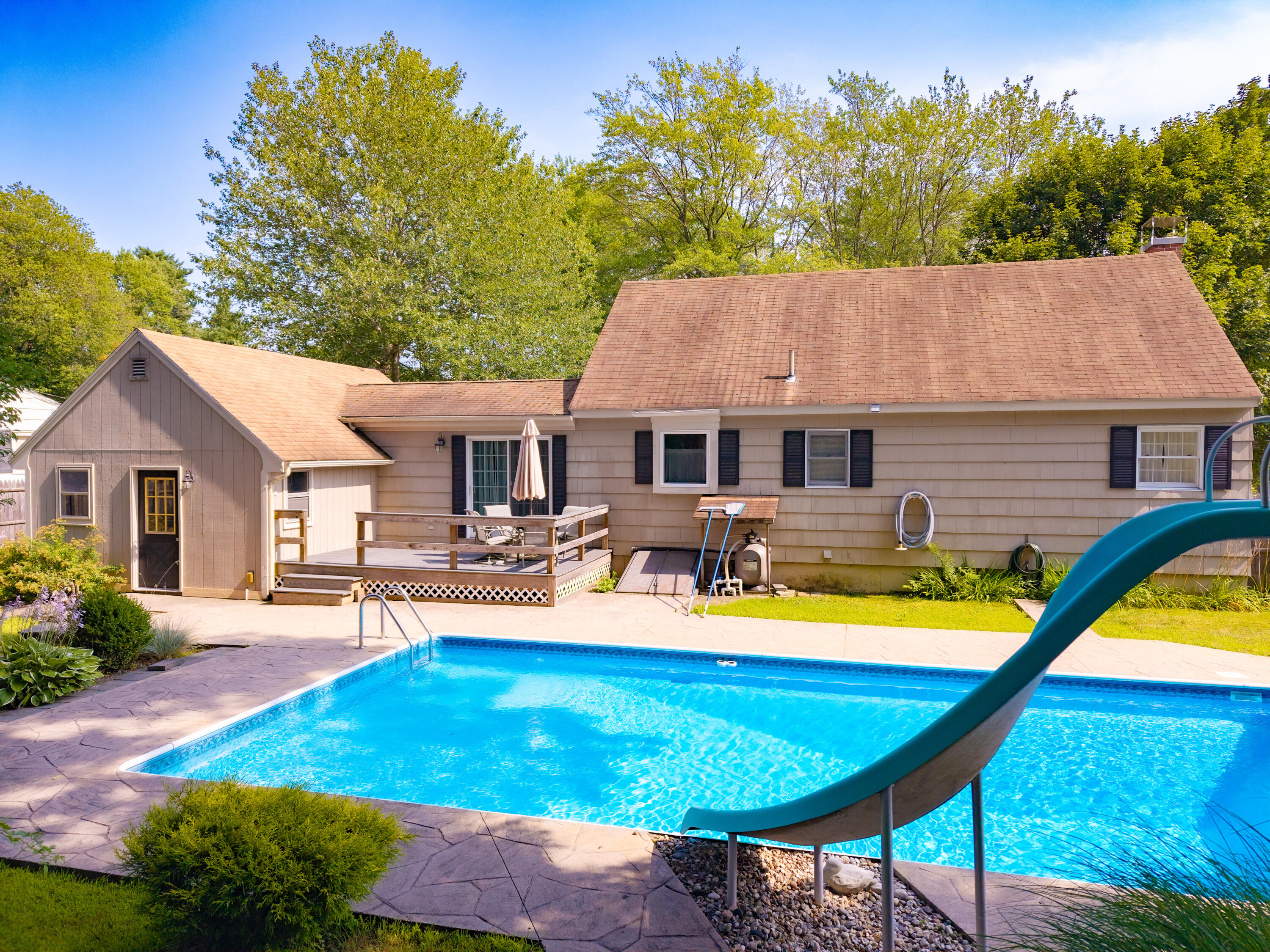 Westbrook, Maine 04092, United States, 3 Bedrooms Bedrooms, ,2 BathroomsBathrooms,Residential,Active,195087