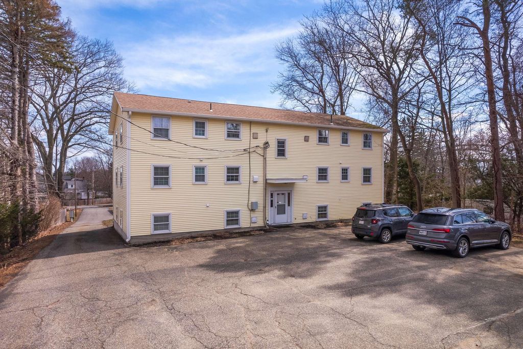 Photo of 11 Carriage Hill Road #B, Eliot, ME 03903 (MLS # 1657959)